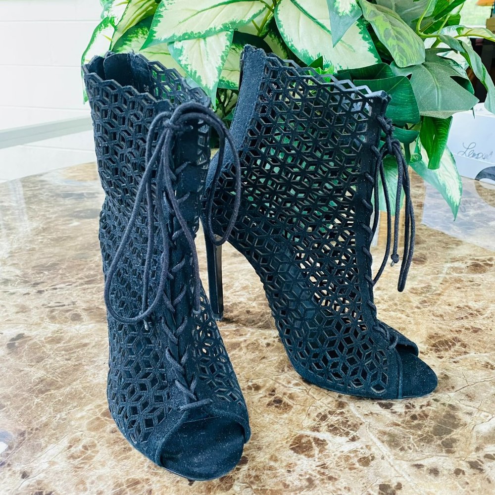 Zara Basic Collection Size 36 or US size 6 Black Suede
